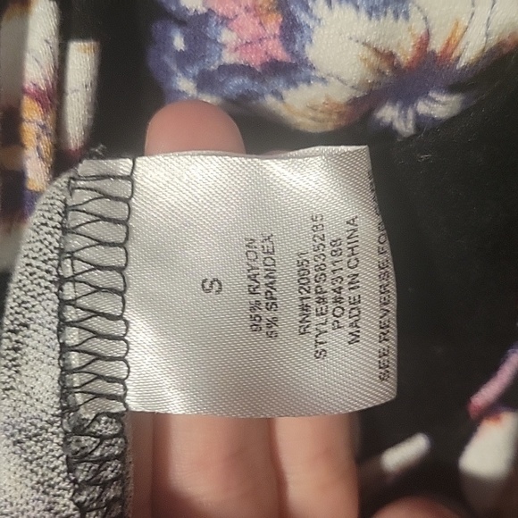 Pink Rose Women's Black And Floral Wide Leg Flowy Pants Size Small - Picture 6 of 7